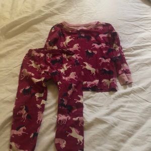 Hatley Pajamas - Unicorn and horse Hatley pajamas size 5 girls Hatley Pajamas - Unicorn and horse Hatley pajamas size 5 girls